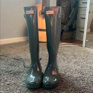 Hunter Glossy Charcoal/ sage green Rain Boots